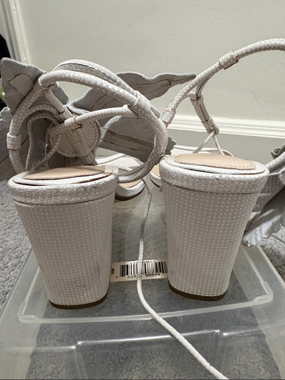 Cecilia New York White Hibiscus Floral Block Heel Sandals 10 - Picture 3 of 15